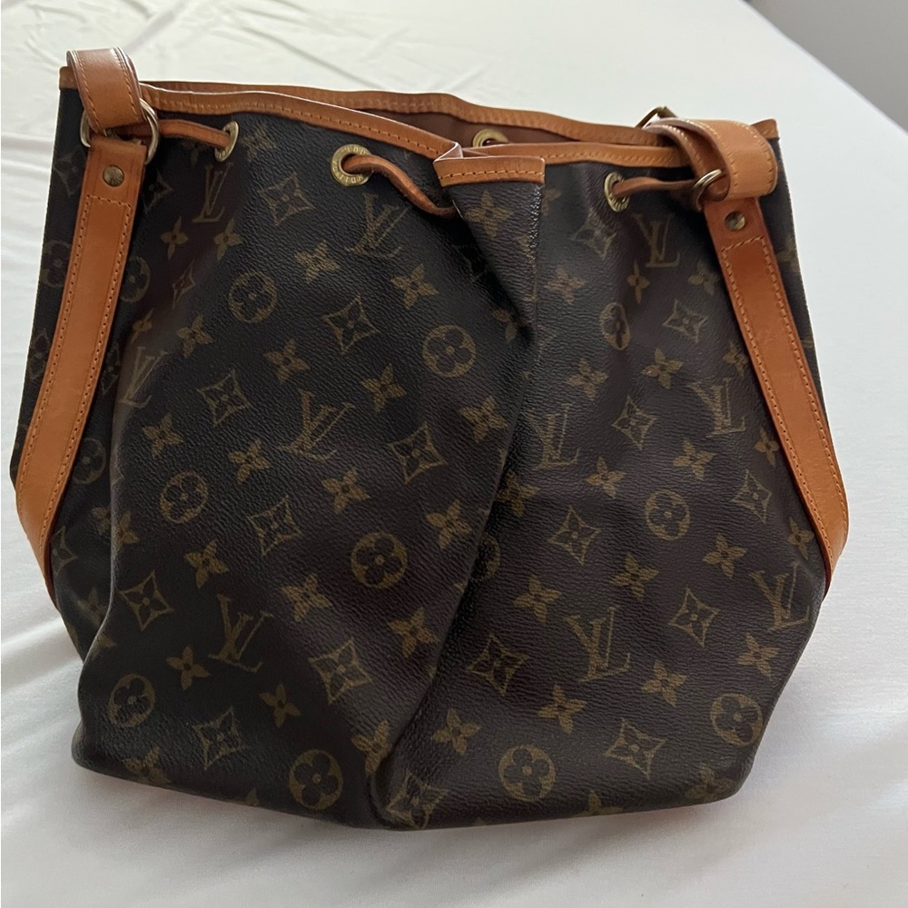 louis vuitton petite noe m40818